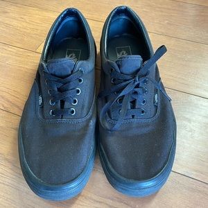 Men’s black vans, size 11
